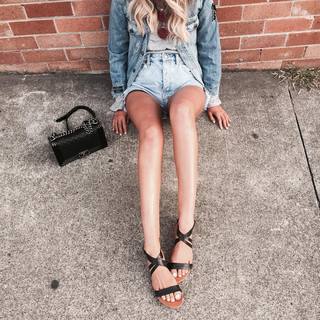 Elle Ferguson feet photo 10
