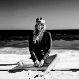Elle Ferguson feet photo 17