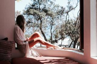 Elle Ferguson feet photo 1