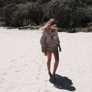 Elle Ferguson feet photo 8