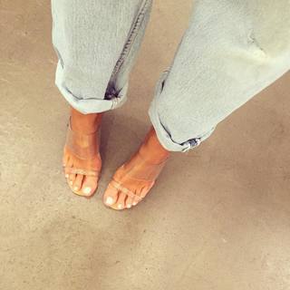 Elle Ferguson feet photo 3