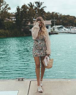 Elle Ferguson feet photo 17