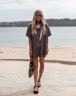 Elle Ferguson feet photo 17