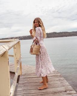 Elle Ferguson feet photo 5