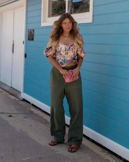Elle Ferguson feet photo 17
