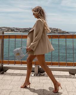 Elle Ferguson feet photo 5