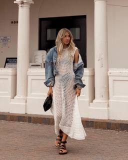 Elle Ferguson feet photo 9