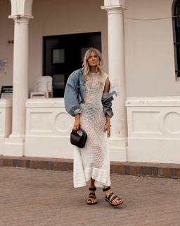Elle Ferguson feet photo 8