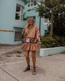 Elle Ferguson feet photo 8