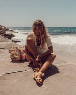 Elle Ferguson feet photo 13