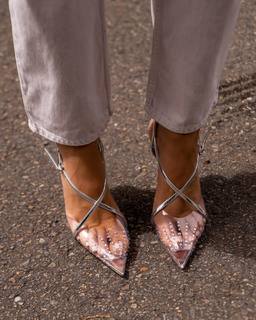 Elle Ferguson feet photo 4