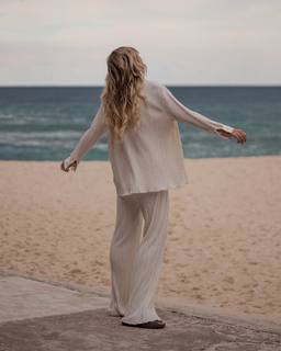 Elle Ferguson feet photo 13