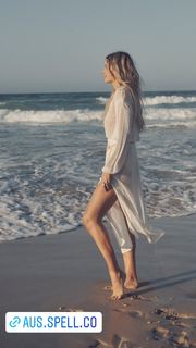 Elle Ferguson feet photo 1