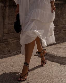 Elle Ferguson feet photo 20
