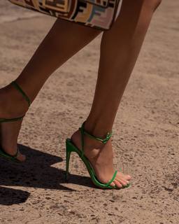 Elle Ferguson feet photo 9