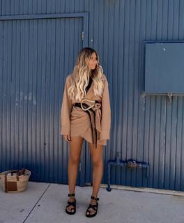 Elle Ferguson feet photo 13