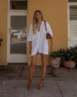 Elle Ferguson feet photo 1