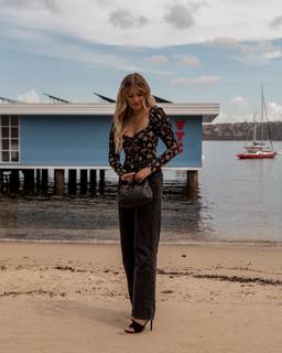 Elle Ferguson feet photo 5