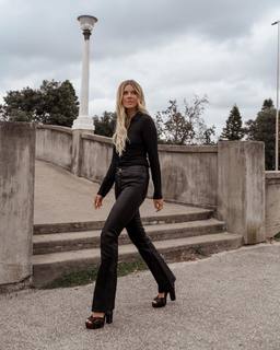 Elle Ferguson feet photo 16