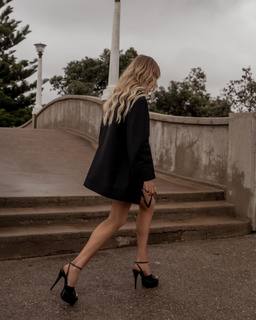 Elle Ferguson feet photo 8