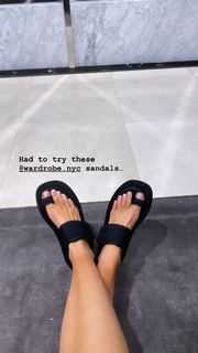 Elle Ferguson feet photo 15
