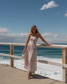 Elle Ferguson feet photo 7