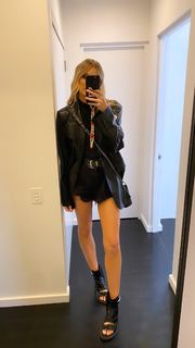Elle Ferguson feet photo 4