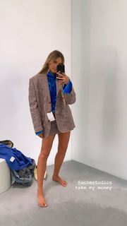 Elle Ferguson feet photo 8