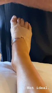 Elle Ferguson feet photo 5