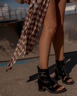 Elle Ferguson feet photo 13