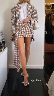 Elle Ferguson feet photo 16