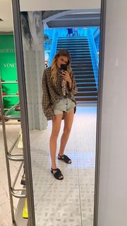 Elle Ferguson feet photo 4