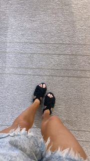 Elle Ferguson feet photo 1