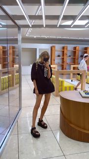 Elle Ferguson feet photo 5