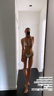 Elle Ferguson feet photo 7