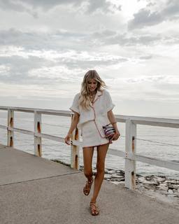 Elle Ferguson feet photo 20