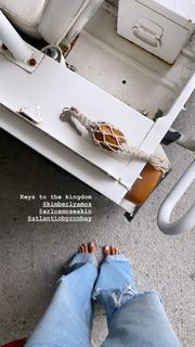 Elle Ferguson feet photo 8