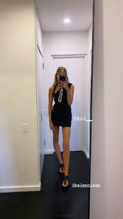 Elle Ferguson feet photo 4