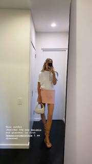 Elle Ferguson feet photo 20