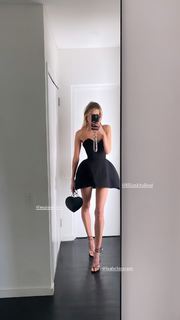 Elle Ferguson feet photo 6