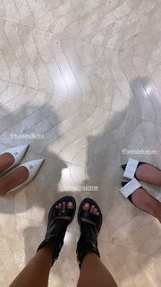 Elle Ferguson feet photo 15