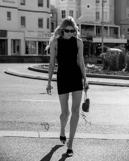 Elle Ferguson feet photo 14