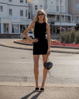 Elle Ferguson feet photo 12