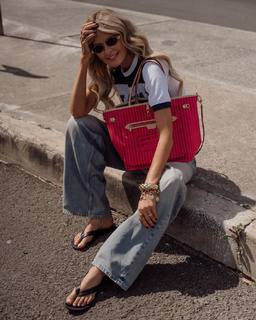 Elle Ferguson feet photo 9
