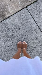 Elle Ferguson feet photo 18