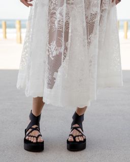 Elle Ferguson feet photo 15