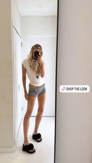 Elle Ferguson feet photo 19