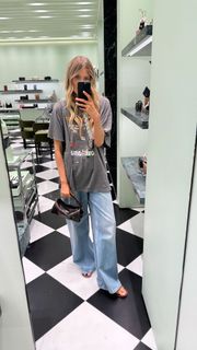 Elle Ferguson feet photo 17