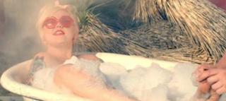 Elle King feet photo 10