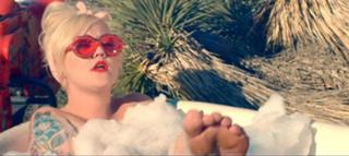 Elle King feet photo 6